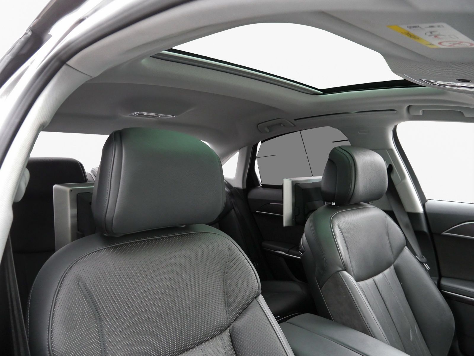Audi A8 - Bild 11