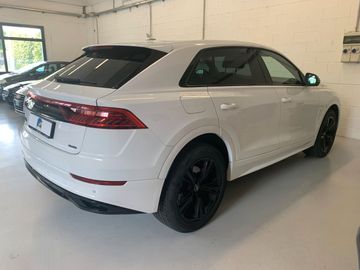 Audi Q8 - 6
