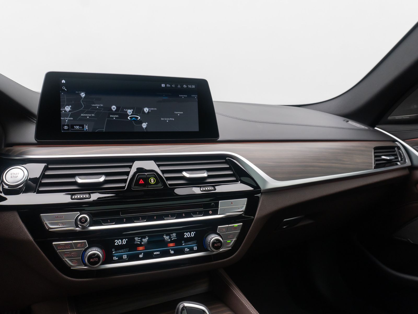 Fahrzeugabbildung BMW 530e Luxury Line ACC 360&deg; DAB Alarm Individual