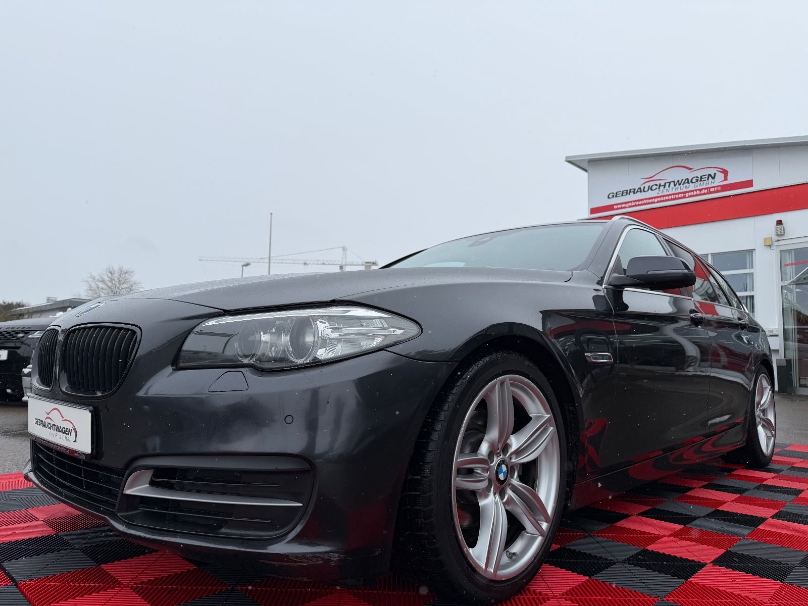 BMW 520d xDrive Touring * Bi-Xenon* Leder*