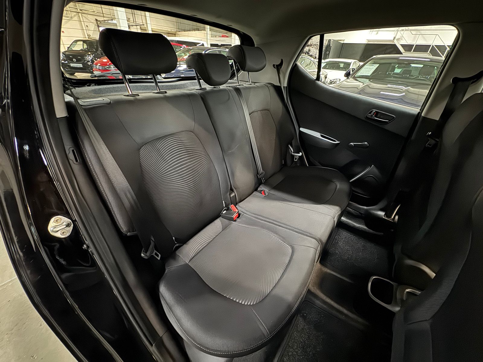Fahrzeugabbildung Hyundai i10 CLASSIC FACELIFT MODELL TÜV BIS 03.2027