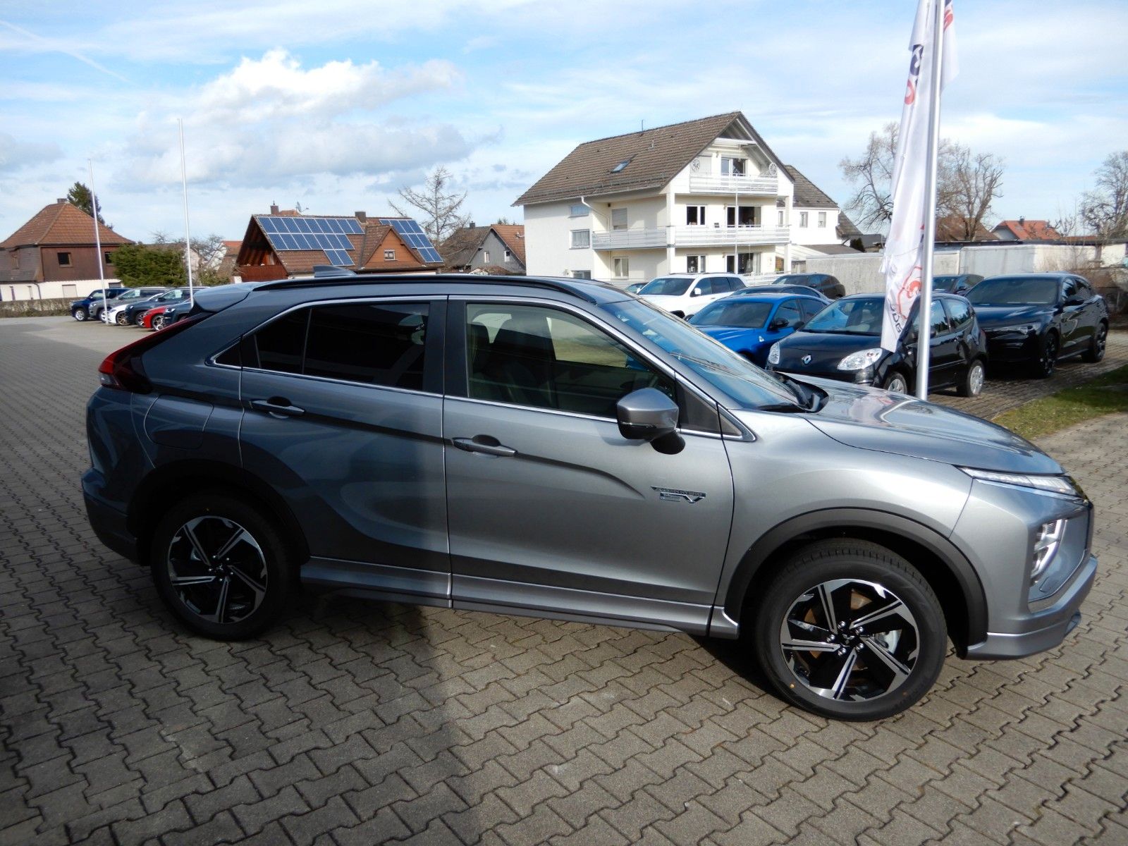 Fahrzeugabbildung Mitsubishi Eclipse Cross 2.4 PHEV SELECT 4WD Navi LED