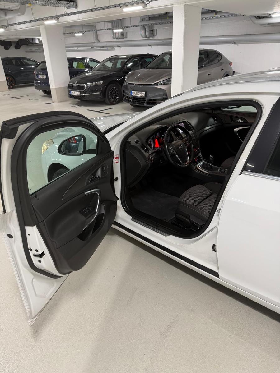 Opel Insignia Eco CDI 2.0 Standheizung + Top Zustand 
