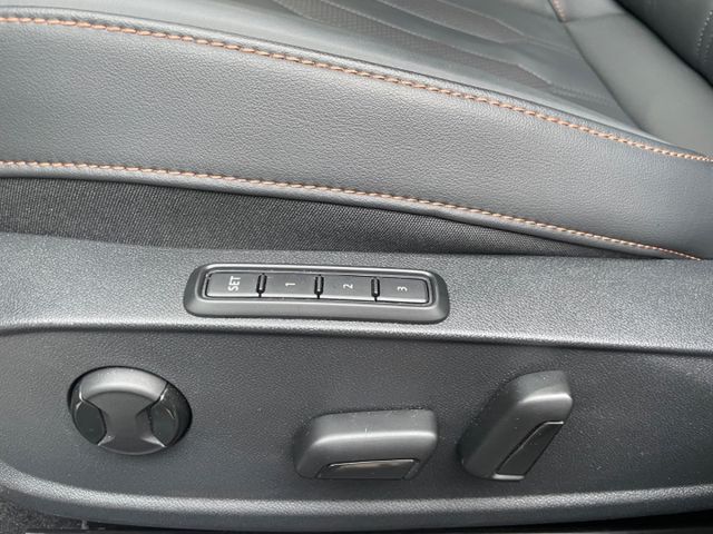 Leon ST 1.5L eTSI Pano LED Navi AHK