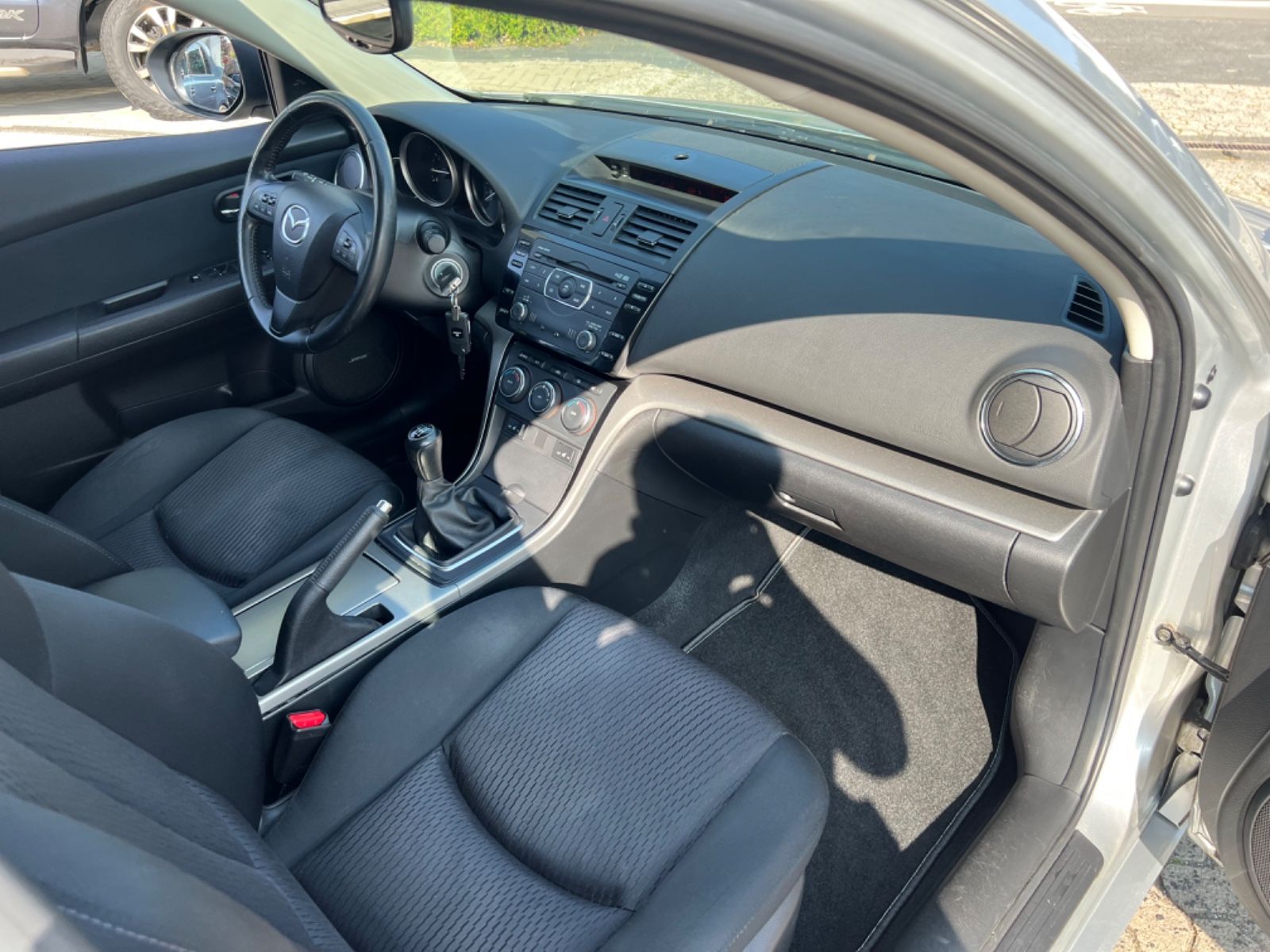 Fahrzeugabbildung Mazda 6 Kombi 2.0  Active * Totwinkel-Assistent *