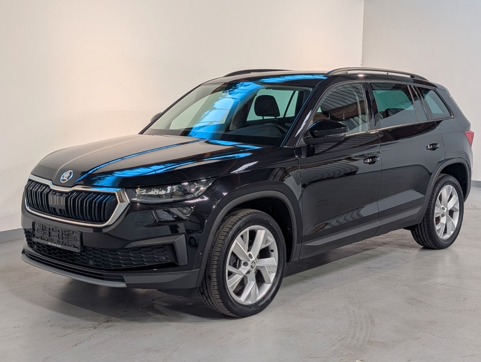 Skoda Kodiaq Tour MATRIX-KAM-ACC-CANTON-DIGITAL-SIDE