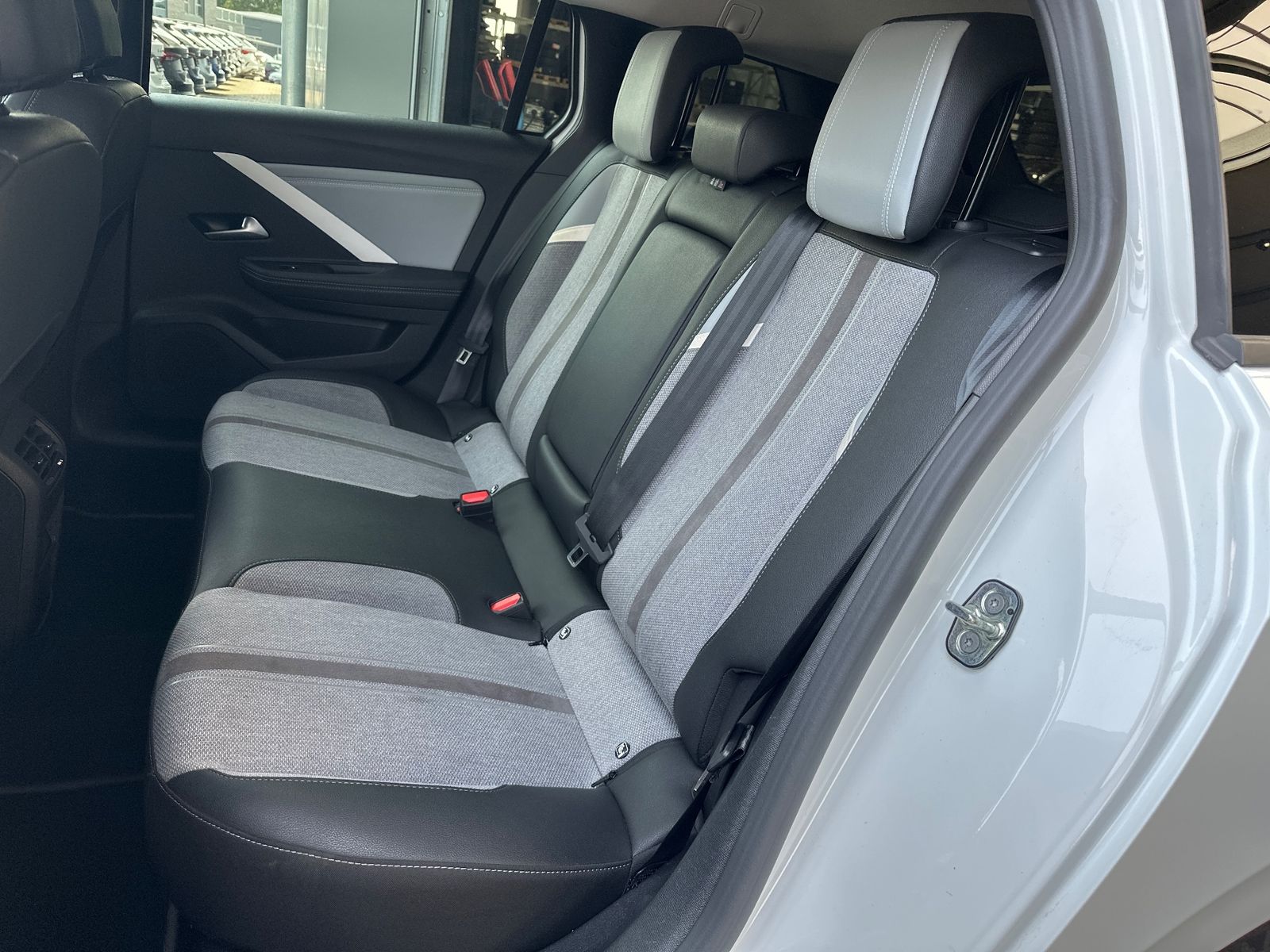 Fahrzeugabbildung Opel Astra ST 1.5 D Elegance NAV+LED+KAMERA+SHZ+VCOCK