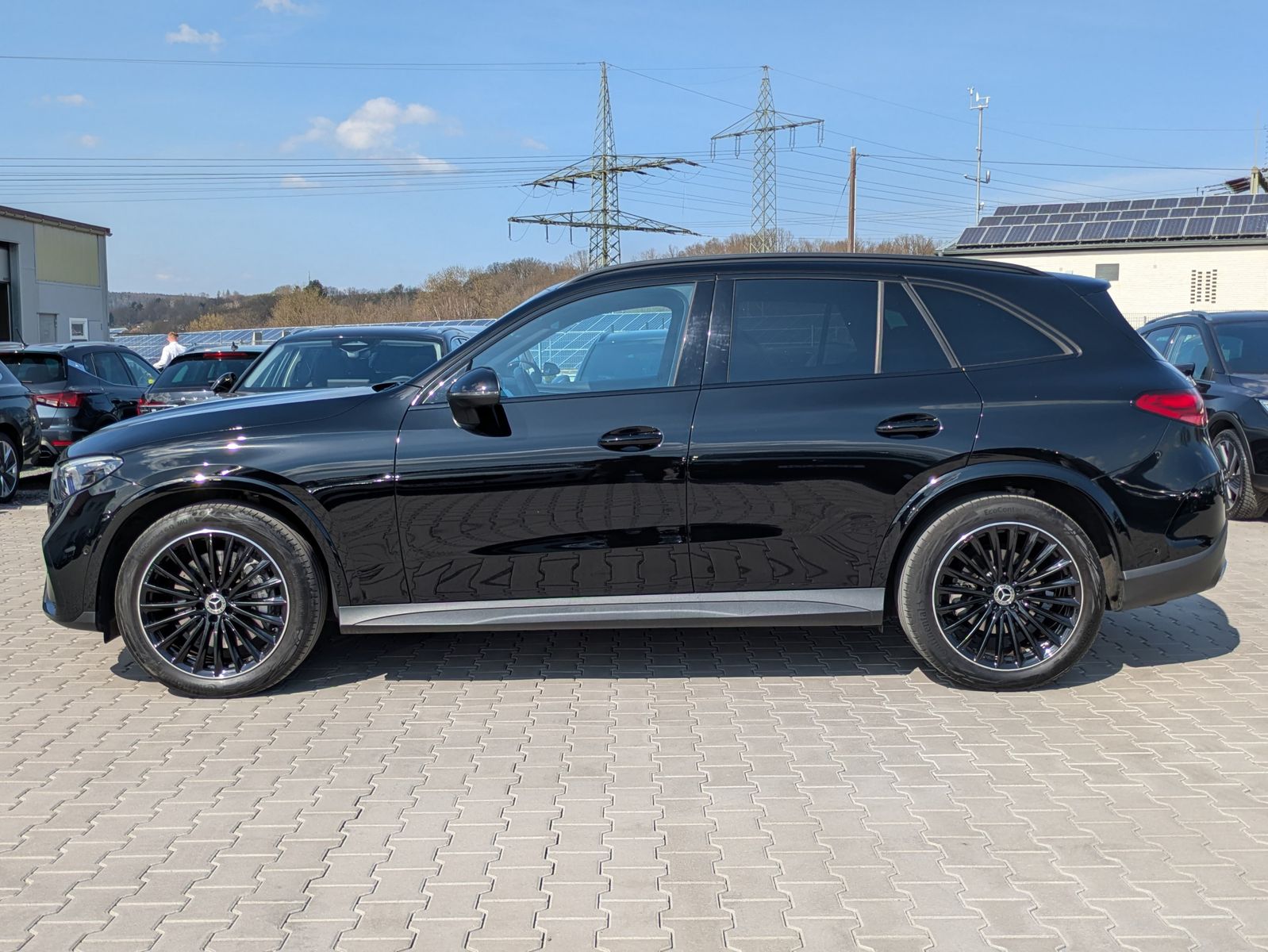 Fahrzeugabbildung Mercedes-Benz GLC 300 d 4M AMG PANO*DIGITAL-LIGHT*ACC*AHK*20"