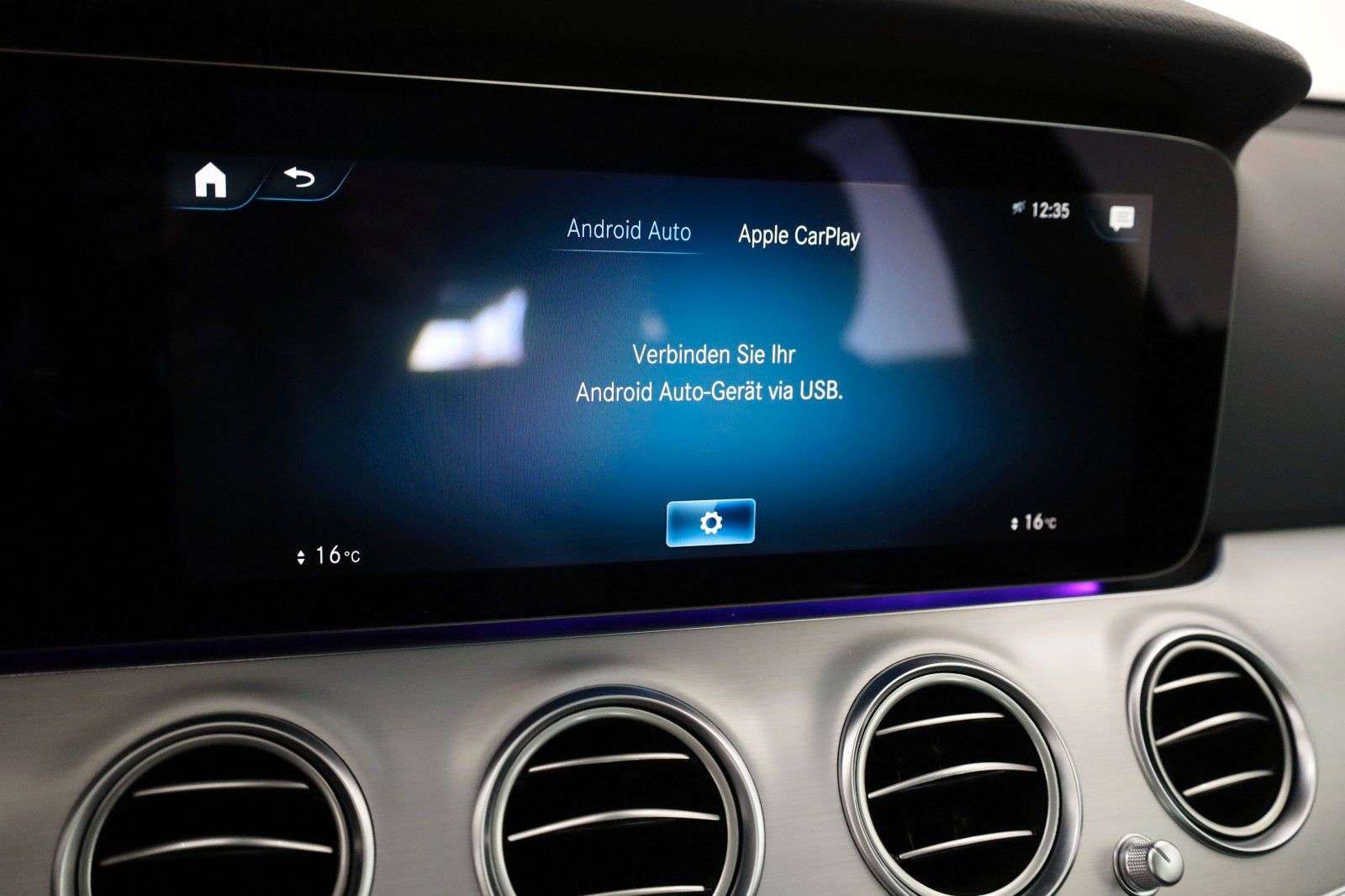 Fahrzeugabbildung Mercedes-Benz E 300 e T Avantgarde,T.Leder,Navi,Kamera,AHK +WR