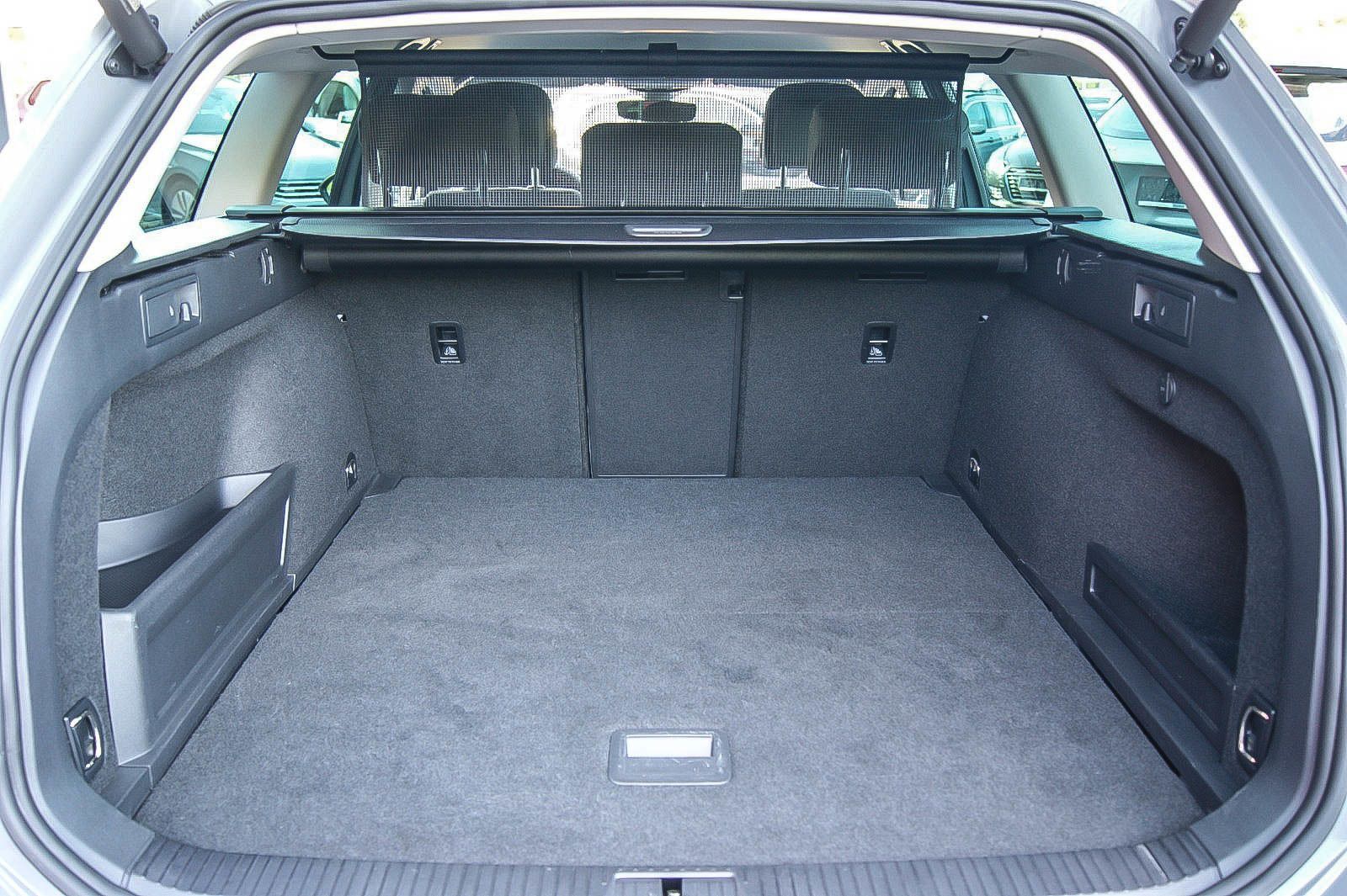 Fahrzeugabbildung Volkswagen Passat Variant HYBRID GTE iQ HEAD-UP ACC WINTER