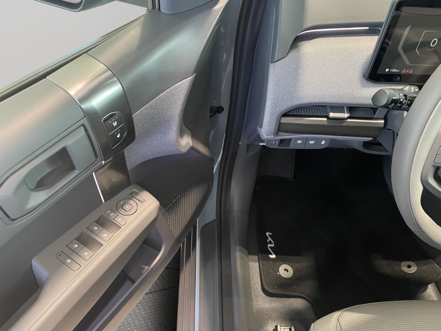Fahrzeugabbildung Kia EV3 150 kW Earth Navi 360° Kamera LED El. Heckkl
