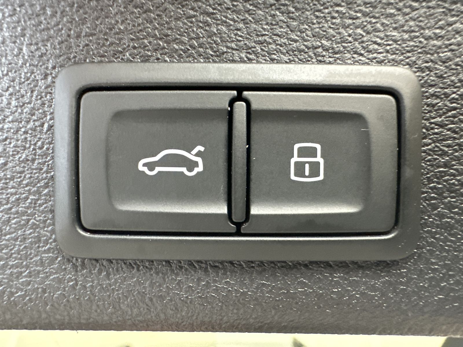 Fahrzeugabbildung Audi A6 Allroad 40 TDI Qu NAV+LED+360°+V-COCKPIT+18ZO
