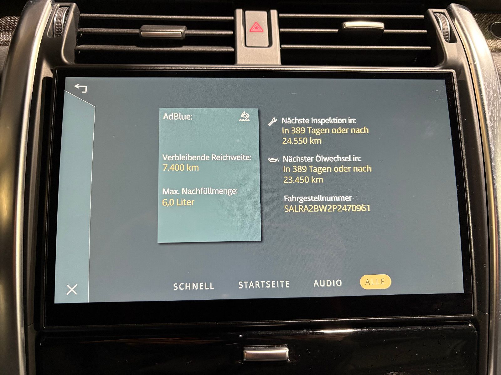 Fahrzeugabbildung Land Rover Discovery 5 R-Dynamic SE AWD/7-SITZER/360''KAM