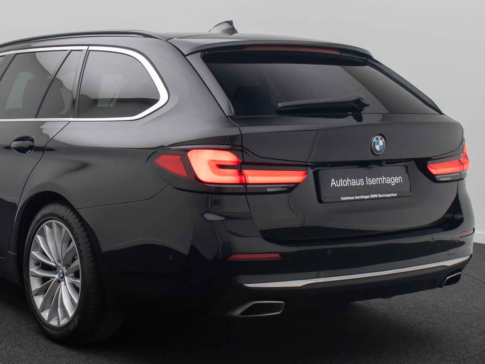 Fahrzeugabbildung BMW 520d Luxury Line DAB Kamera AHK 4xKlima Alarm