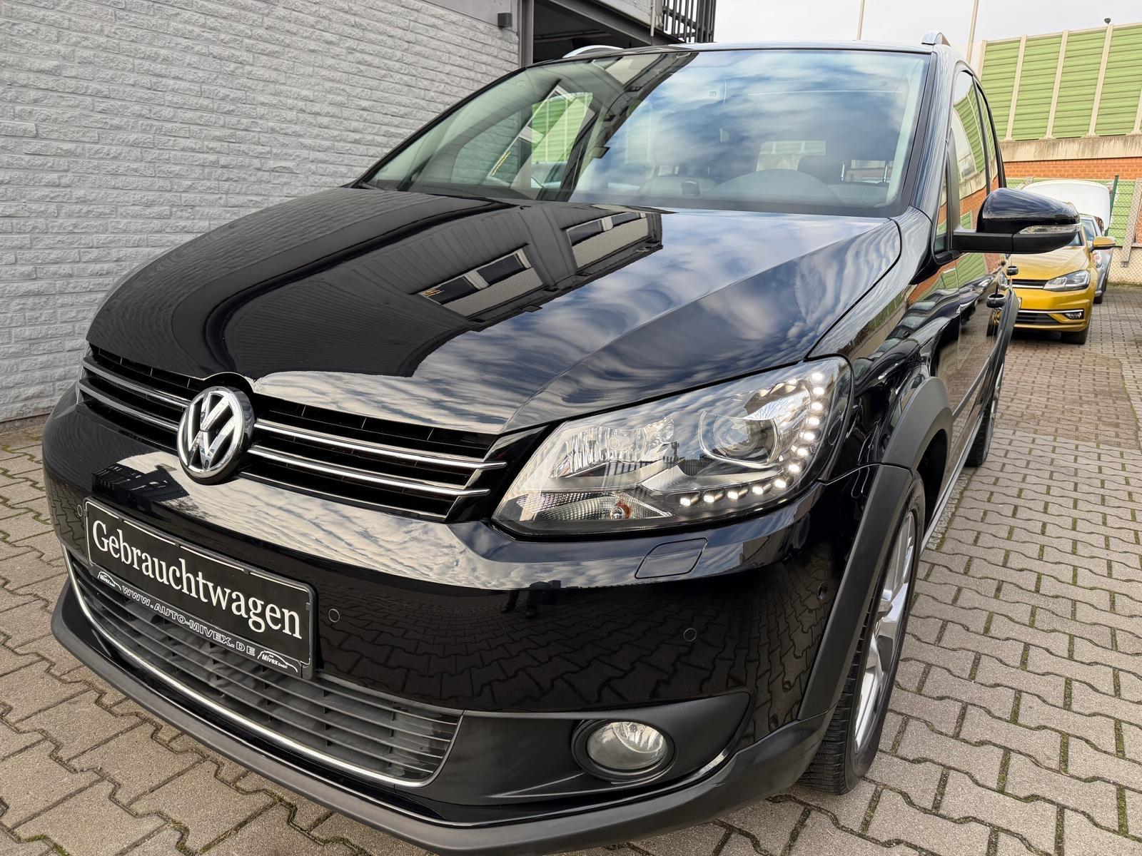 Volkswagen Touran 2,0 TDI Cross DSG XENON PANO