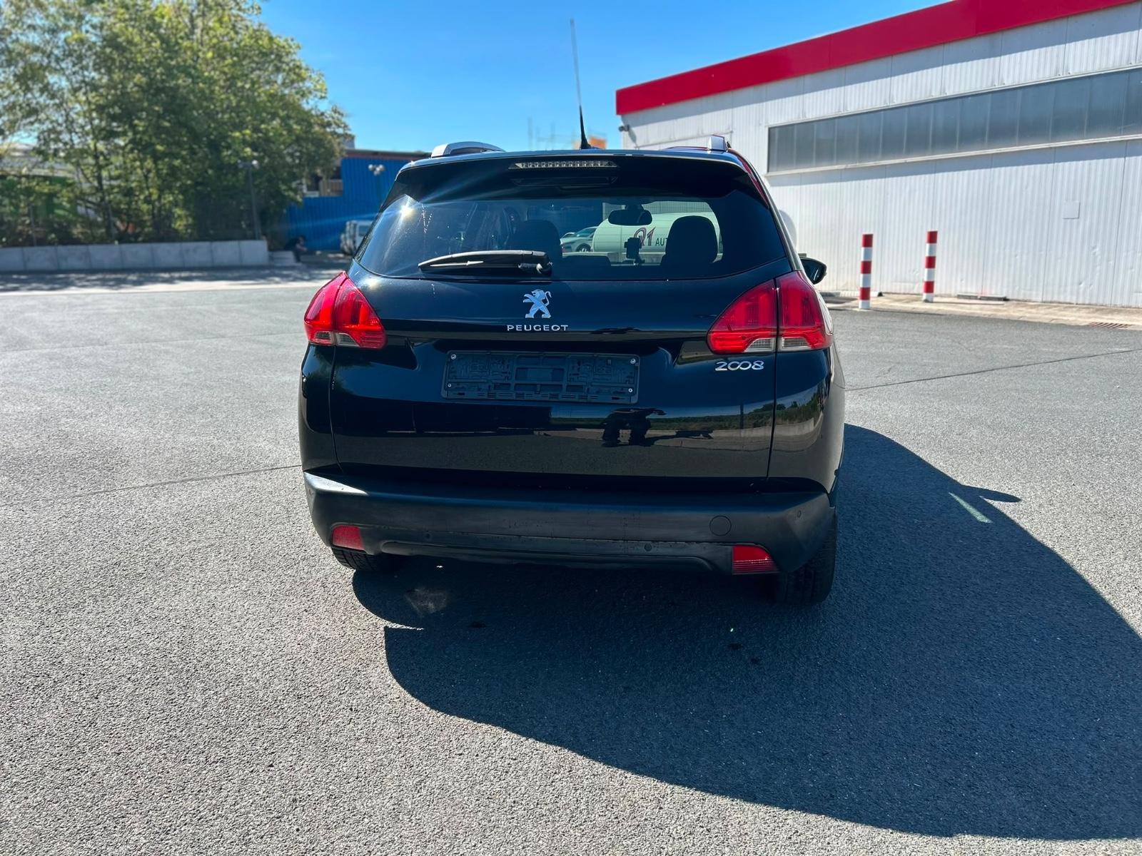 Peugeot 2008 Benziner TÜV // Au 2028***