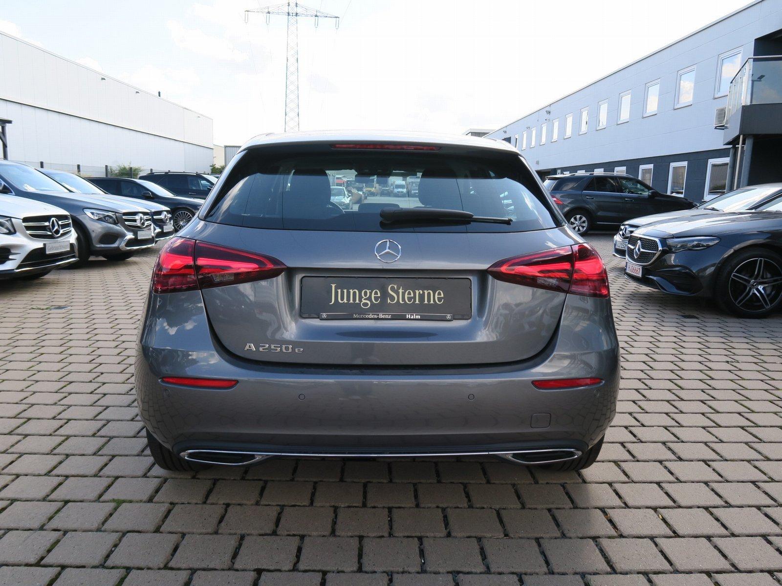 Mercedes-Benz A 250 e Progressive Line Advanced 11kw LED High