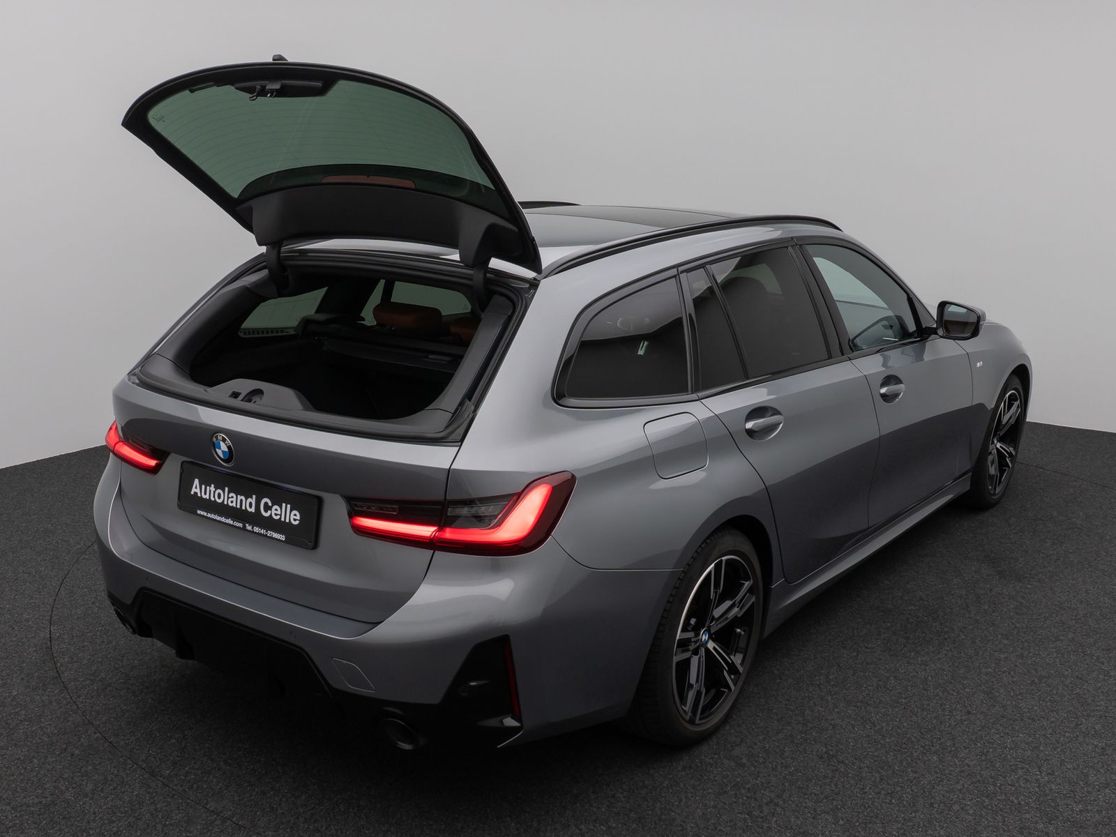 Fahrzeugabbildung BMW 320d  xD M Sport Panorama DAB HiFi PDC AHK Alarm