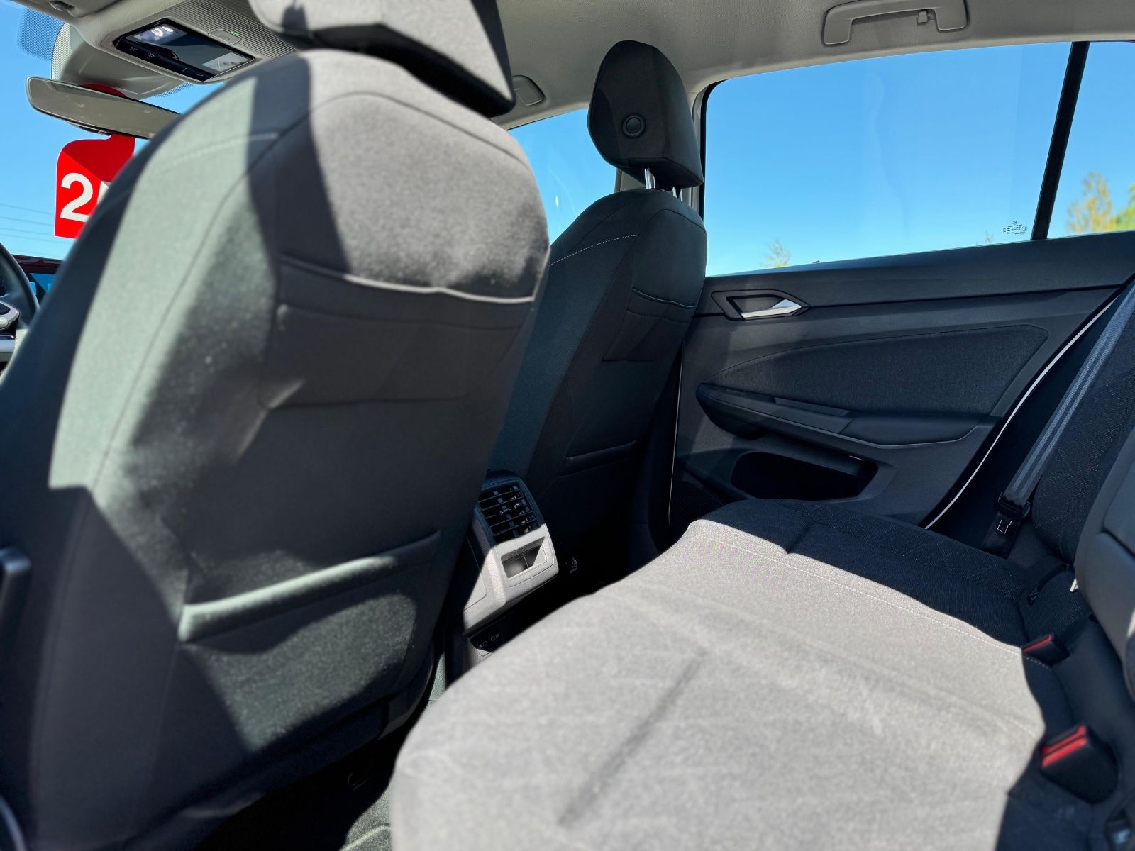 Volkswagen Golf VIII eTSI LIMO*AUT*LED*CARPLAY*NAVI*VIRTUAL foto 24
