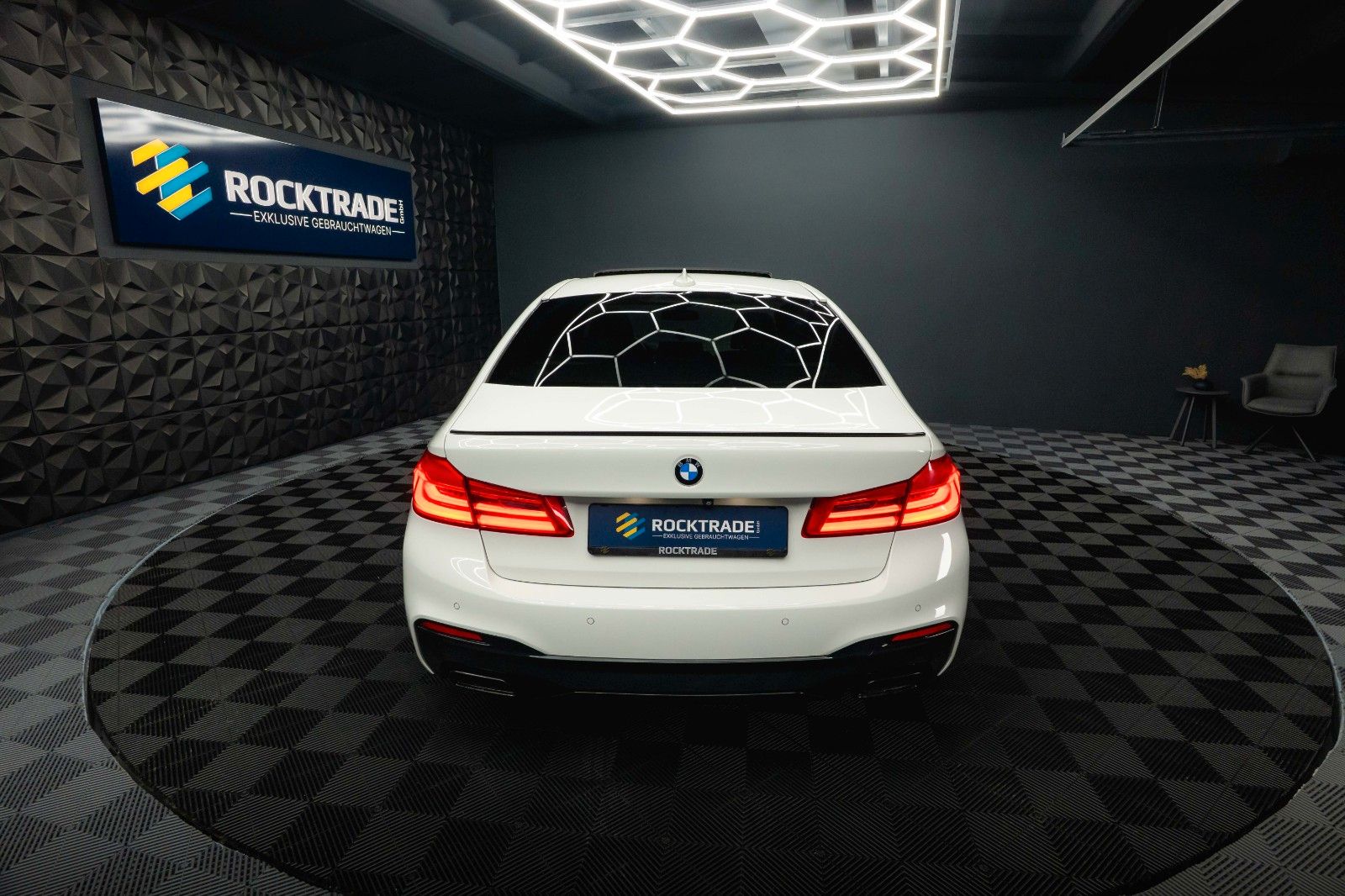 Fahrzeugabbildung BMW M550 i xDrive M-Performance Shadow *ACC*LED*360*
