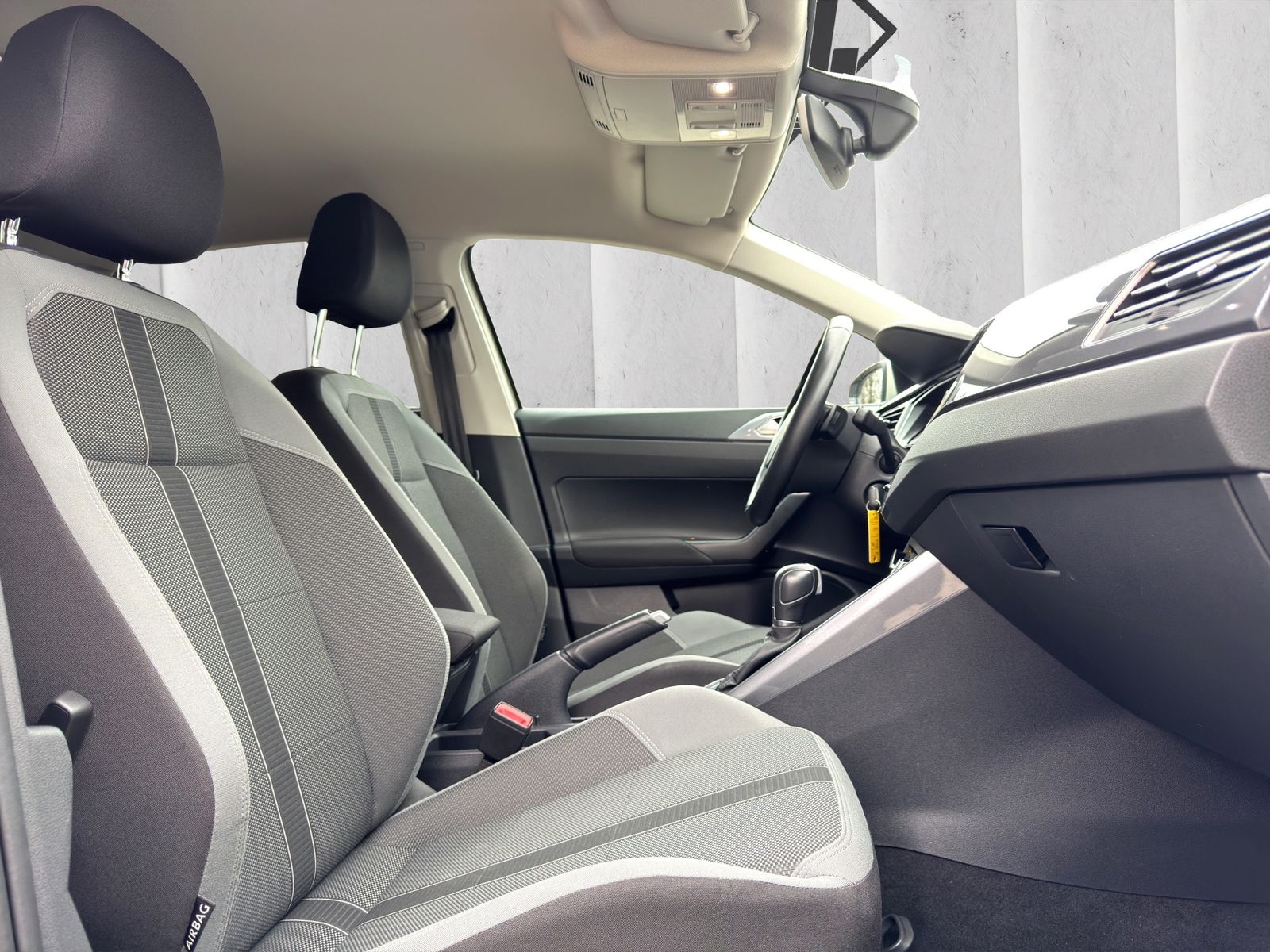 Fahrzeugabbildung Volkswagen Polo DSG*Highline*App-Connect* SHZ*Allwetterreif