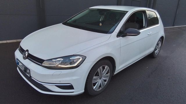 Volkswagen Golf VII Lim. Highline DSG LED Kamera SHZ MFL