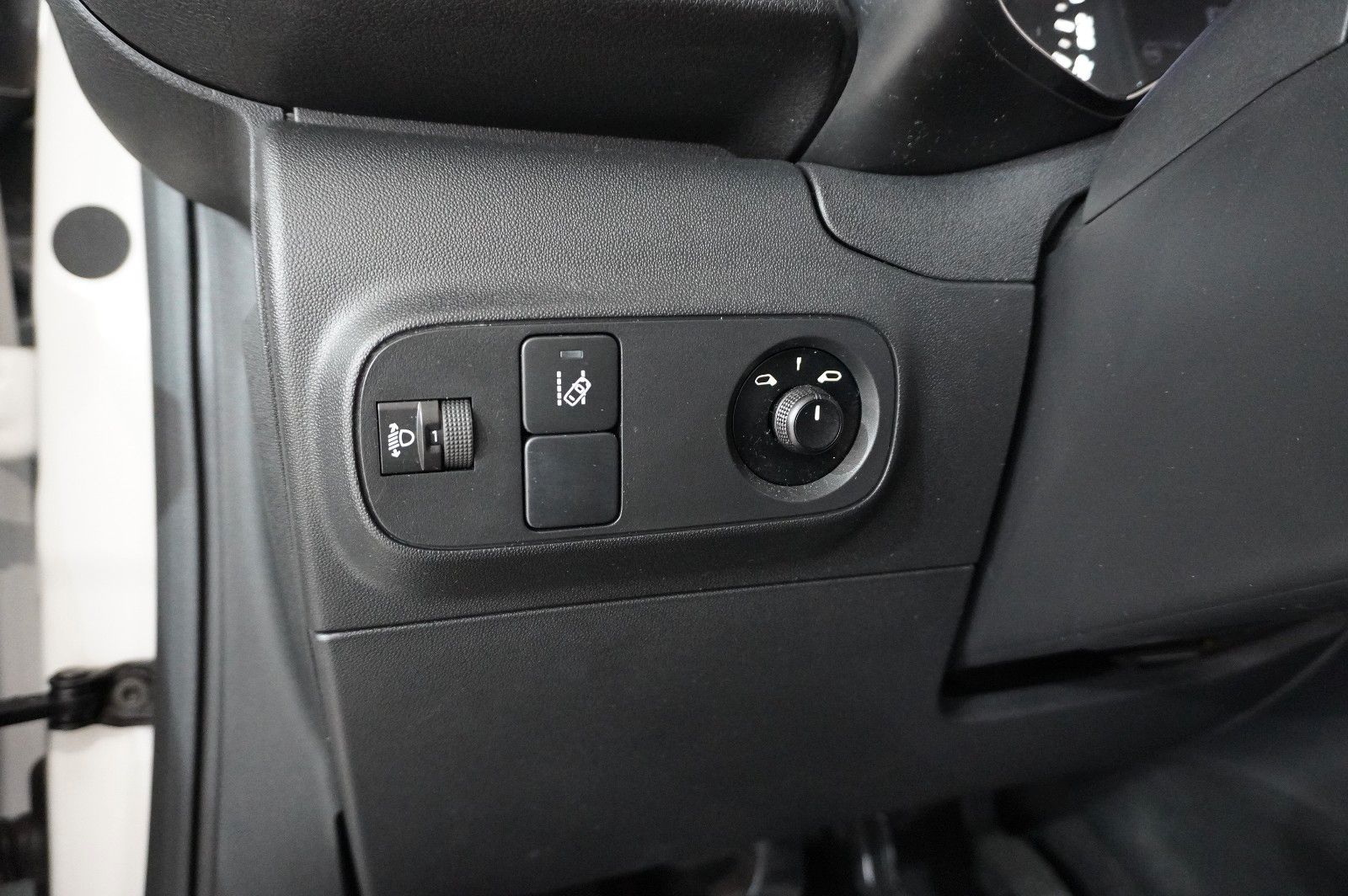 Fahrzeugabbildung Citroën C3 LIM. 1.2 FEEL LED/KLIMA/SHZ/PDC/TEMP./USB