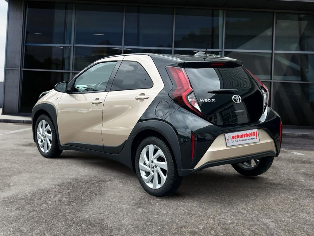 Fahrzeugabbildung Toyota Aygo X Pulse