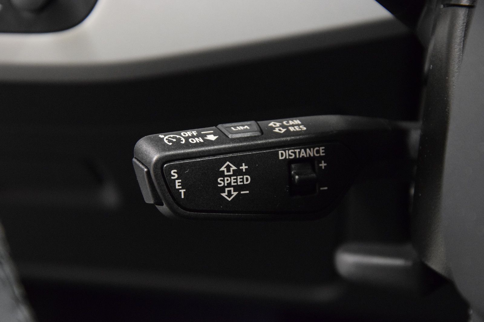 Fahrzeugabbildung Audi A4 Avant 40 TDI quattro B&O HuD Sitzbelü. ACC