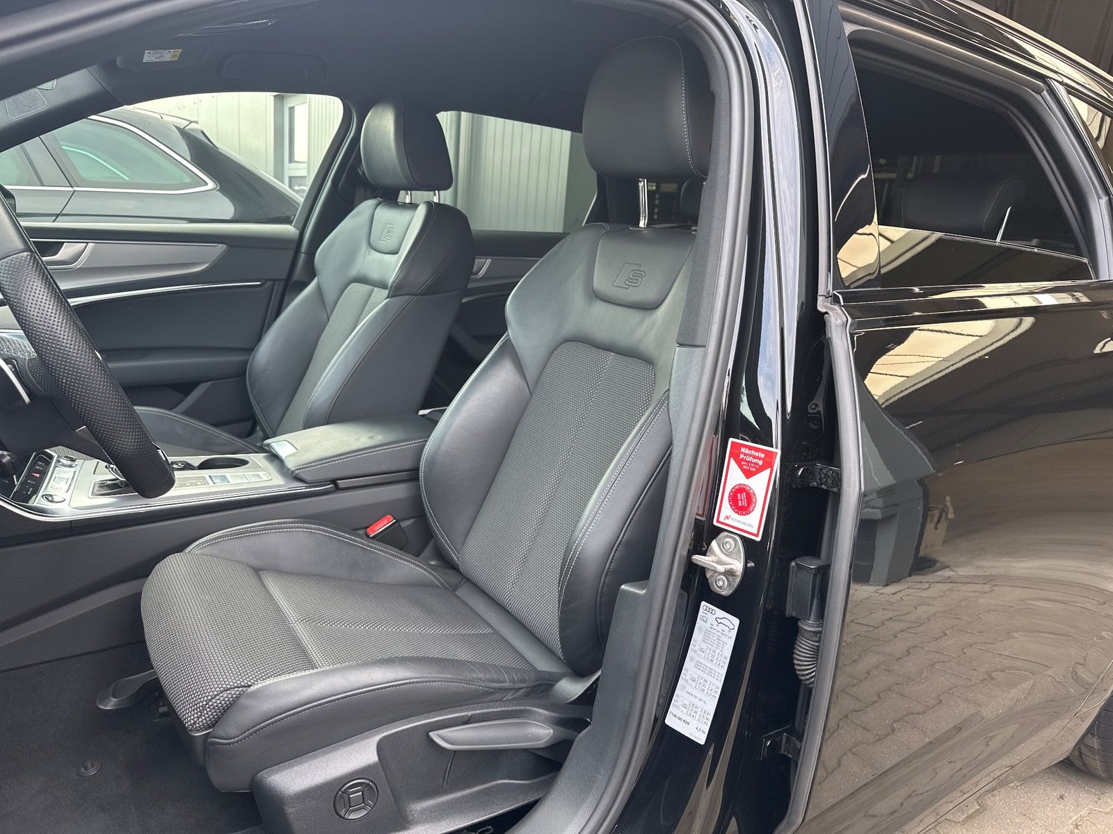 Fahrzeugabbildung Audi A6 Avant 40 TDI Qu S-Line Black NAV+LED+360°+AHK