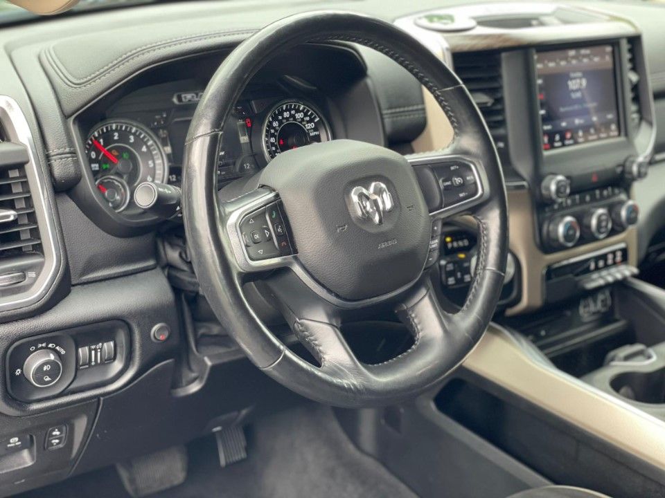 Fahrzeugabbildung Dodge RAM 1500 CrewCab Laramie 5.7 4x4 LPG