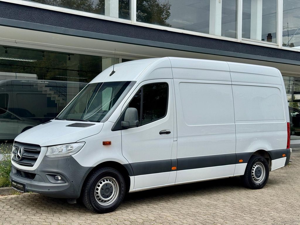 Image of Mercedes-Benz Sprinter