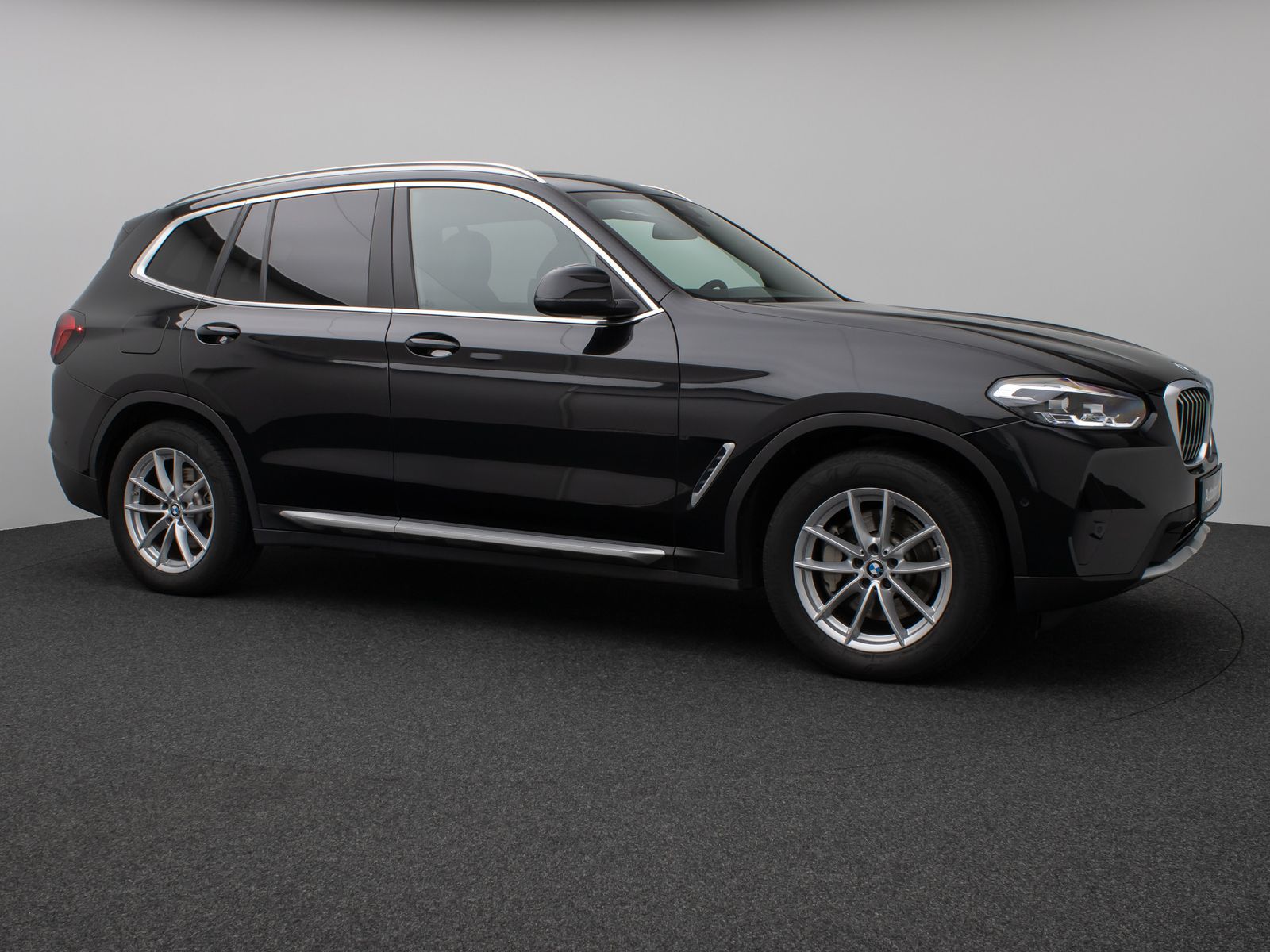 Fahrzeugabbildung BMW X3 xD30e Panorama Kamera HUD H/K Komfort Sport