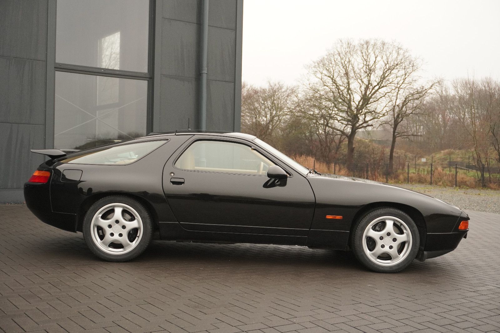 Fahrzeugabbildung Porsche 928 GTS