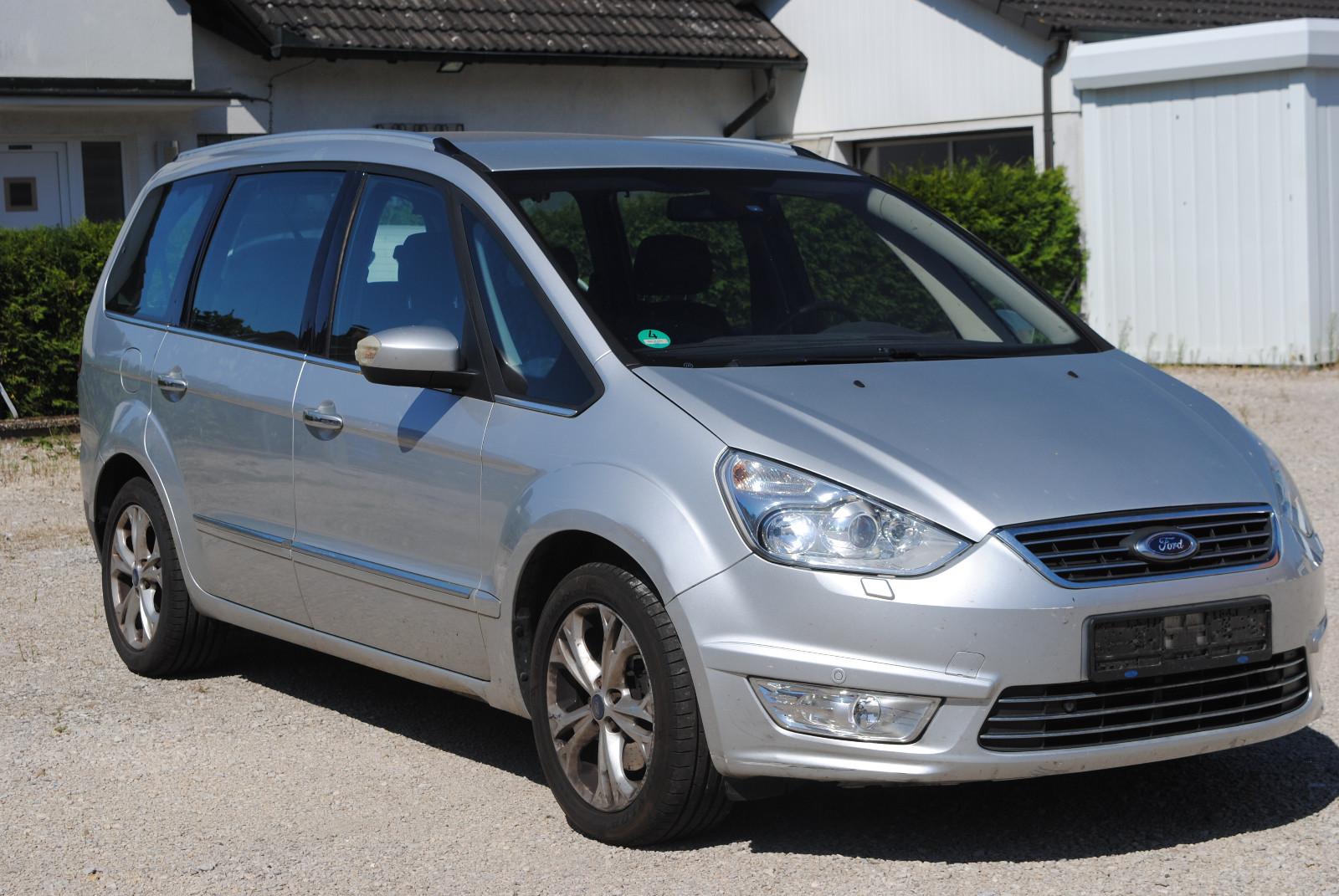 Ford Galaxy 2012 — rear view