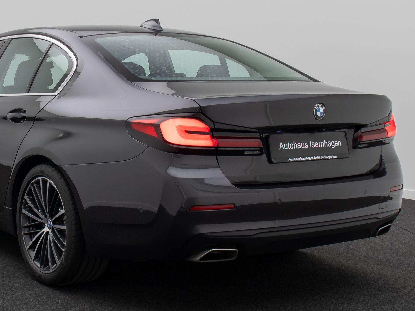Fahrzeugabbildung BMW 530i HUD DAB Leder Alarm Komfort 4xKlima M Sport