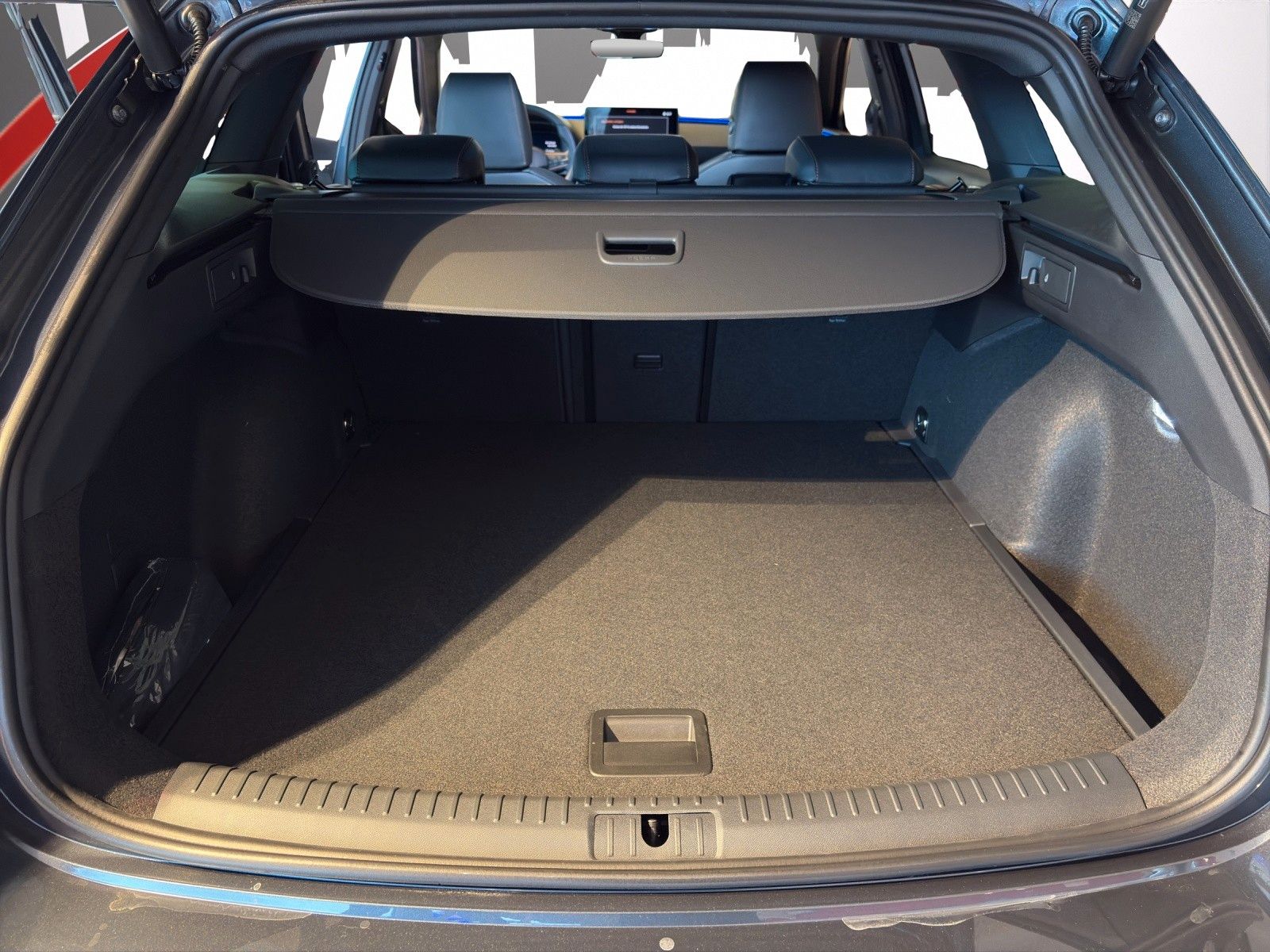 Fahrzeugabbildung CUPRA Leon Sportstourer 1.5 eTSI LED/ACC/SHZ/LHZ/RFK