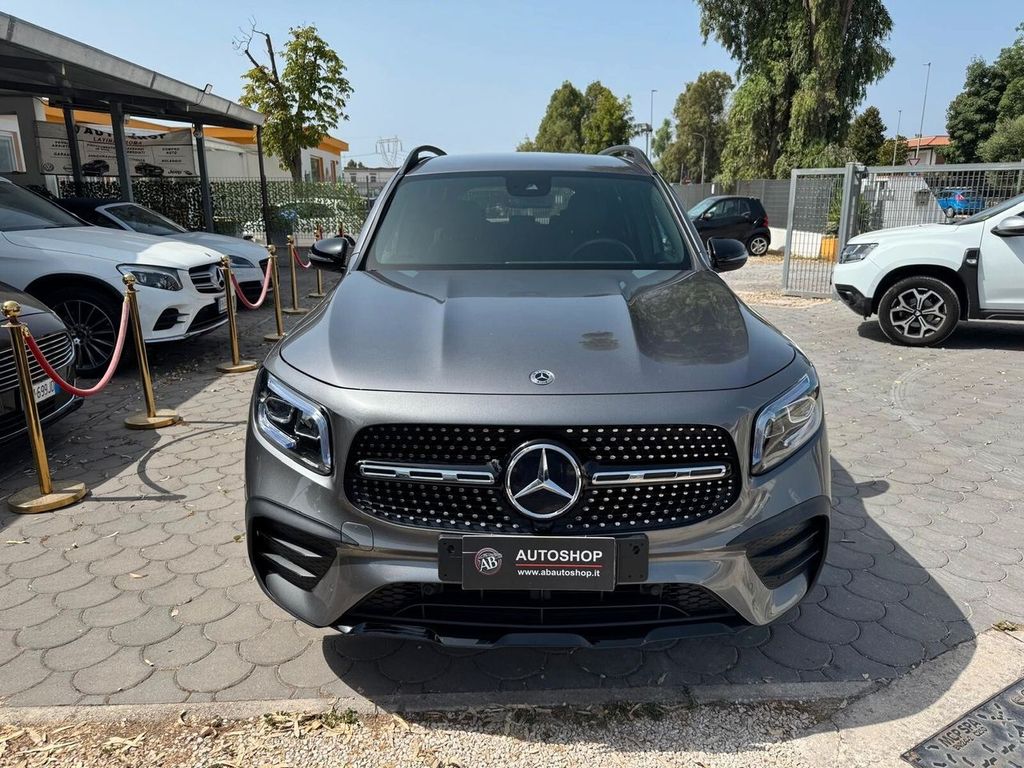 Image of Mercedes-Benz GLB 200