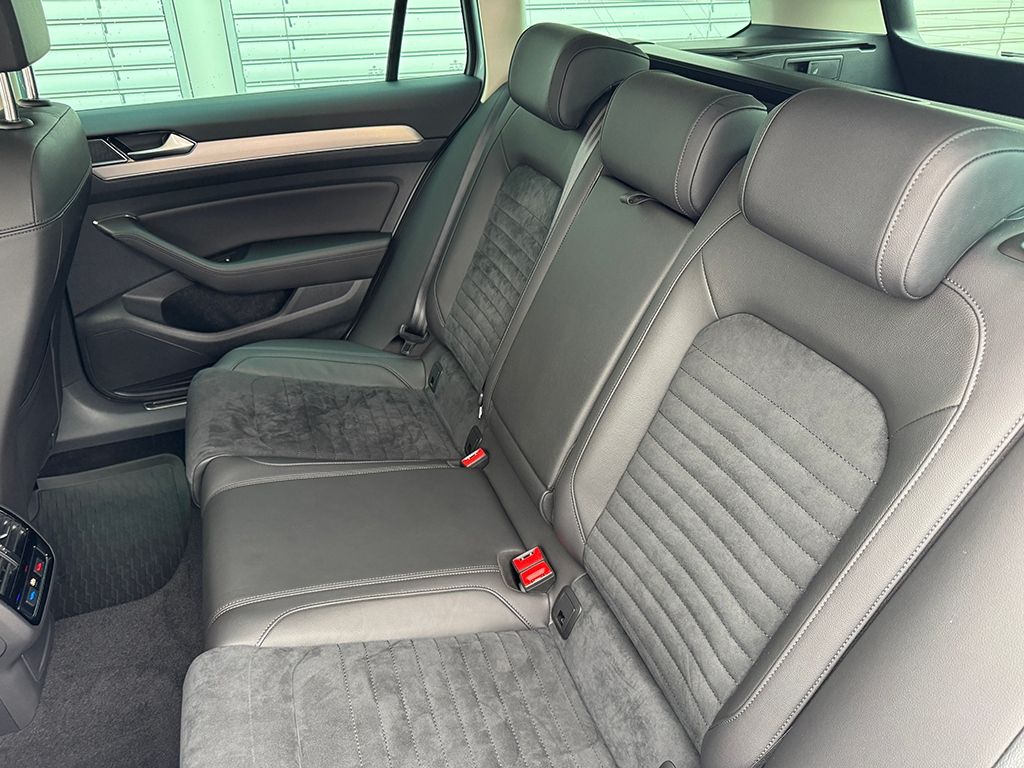 Passat Variant 2.0 TDI Highline *LED*AHK*STDHZG*