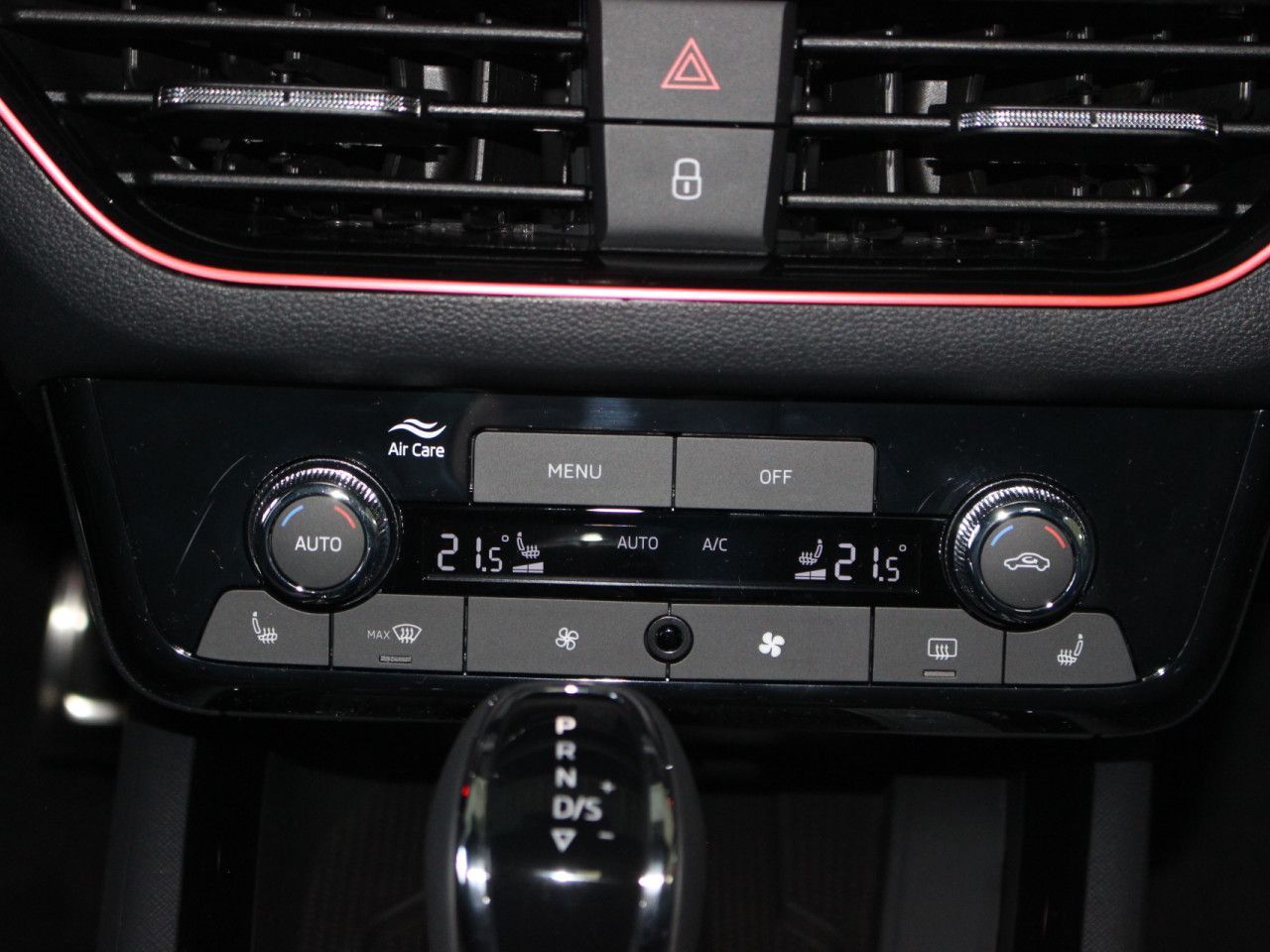 Fahrzeugabbildung SKODA Kamiq 1.5 TSI Monte Carlo Matrix/Pano/Keyless