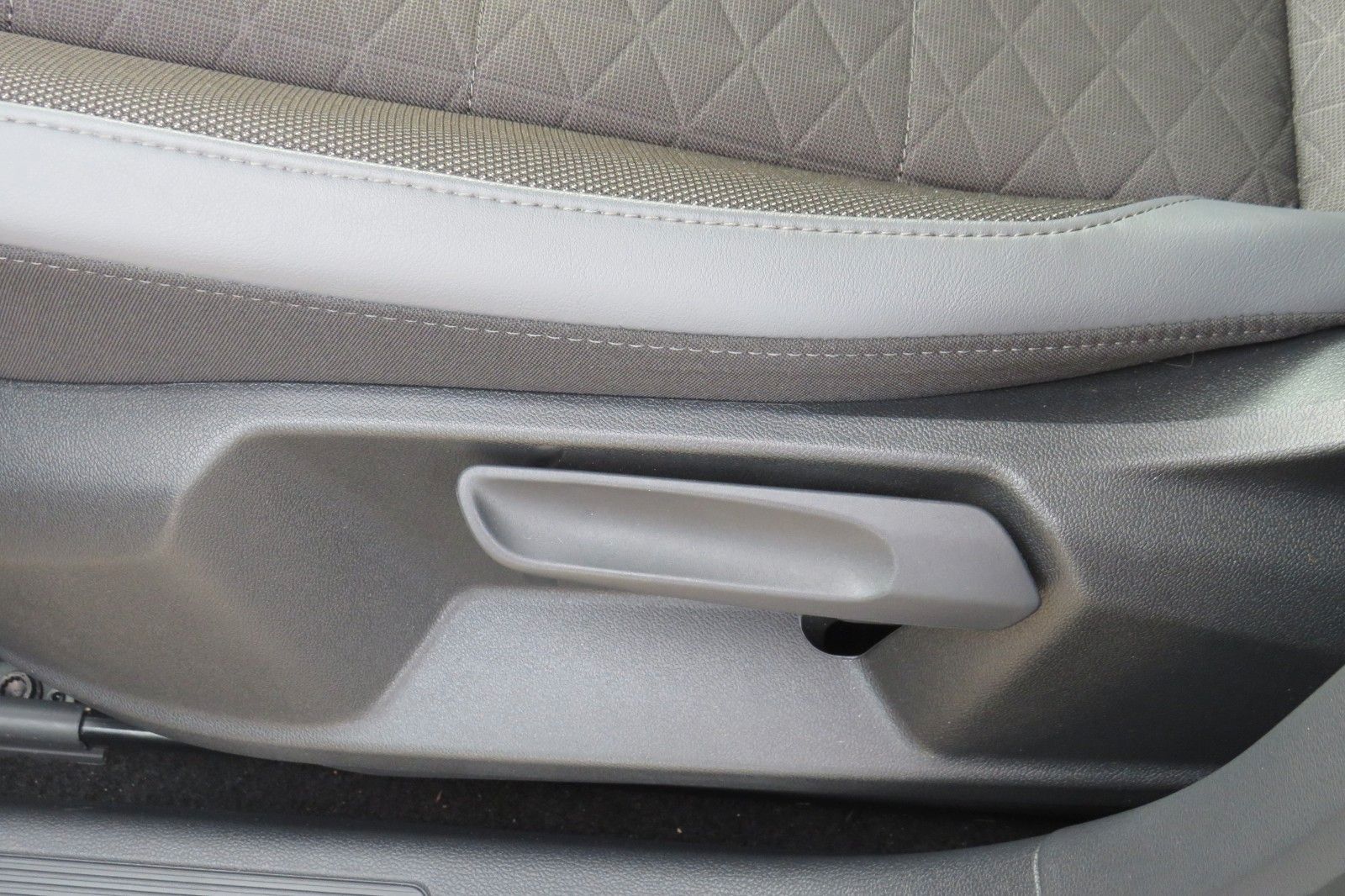 Fahrzeugabbildung Volkswagen T-Cross DSG Highline ACC NAVI KAMERA SITZH. 1Hd