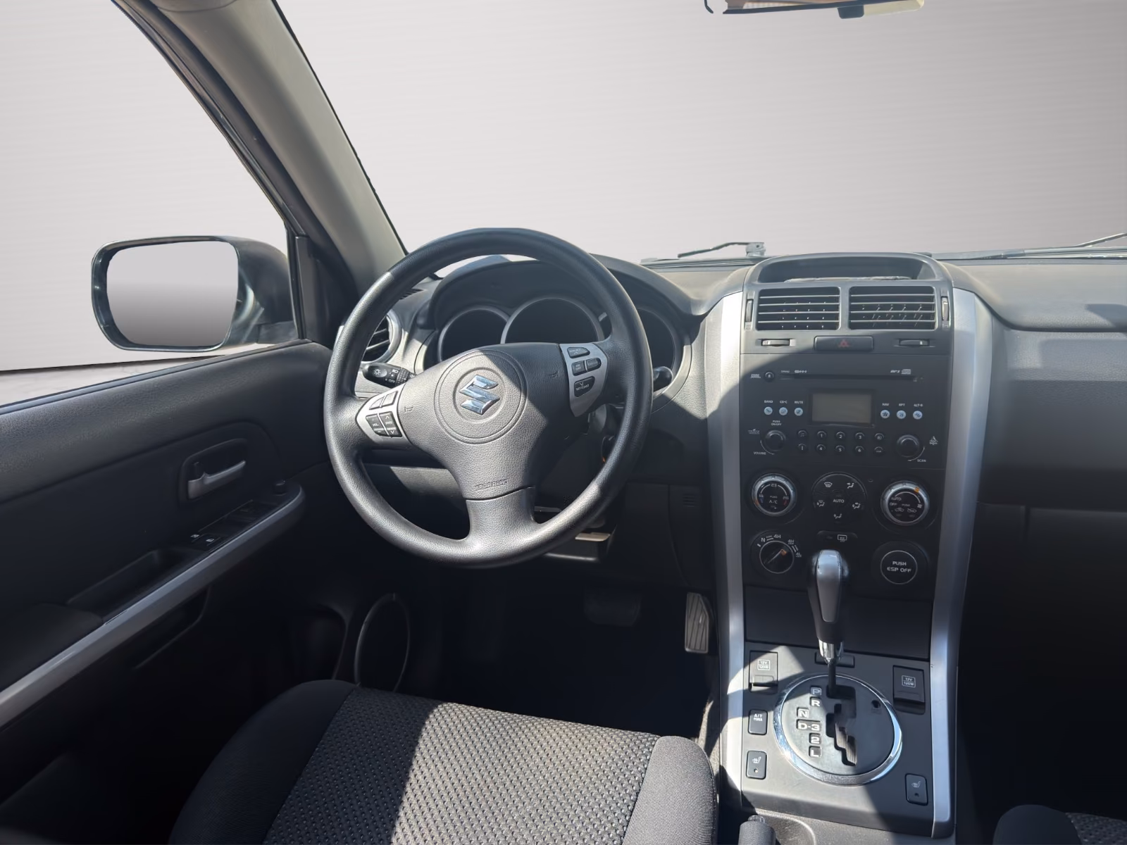 Suzuki Grand Vitara 2.0 140 ch Comfort+ • BVA • 4x4 • Toit ouvrant • Sièges chauffants
