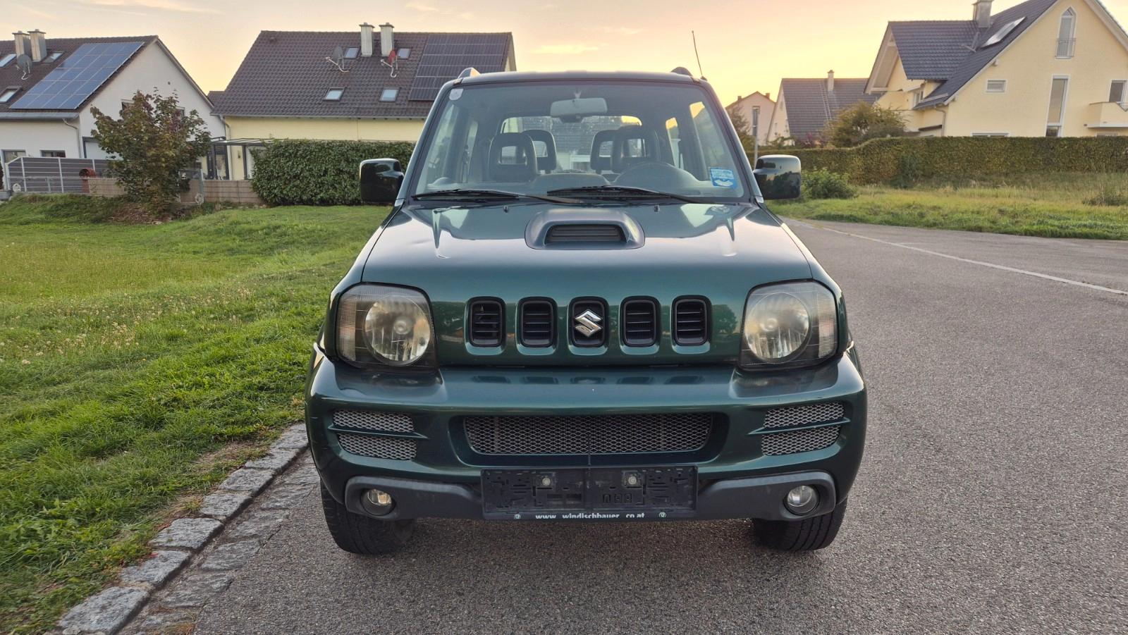 Suzuki Jimny 1.5 DDiS Comfort | 86 ch | BVM | Attelage | Vitres électriques | Rétroviseurs électriques
