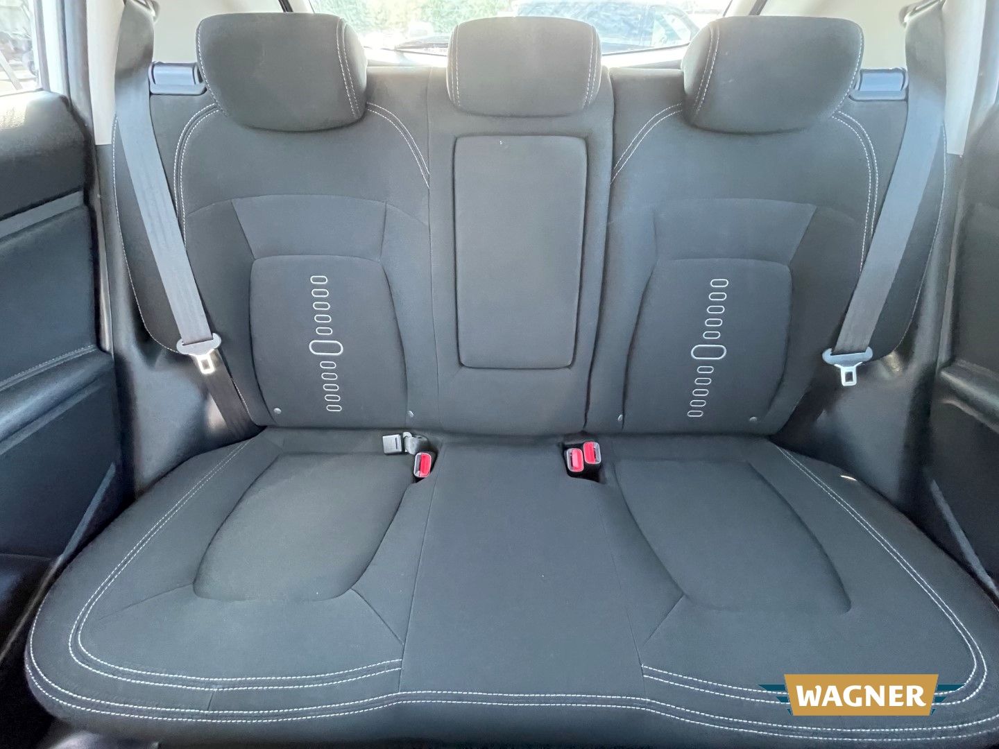 Fahrzeugabbildung Kia Sportage Dream Team 2WD Sitzheizung Tempomat