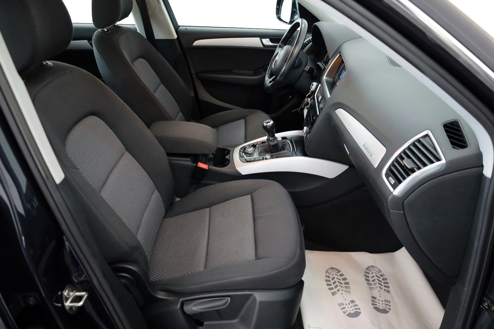 Fahrzeugabbildung Audi Q5 2.0 TDI  quattro Navi,Xenon,Panorama,SH,PDC