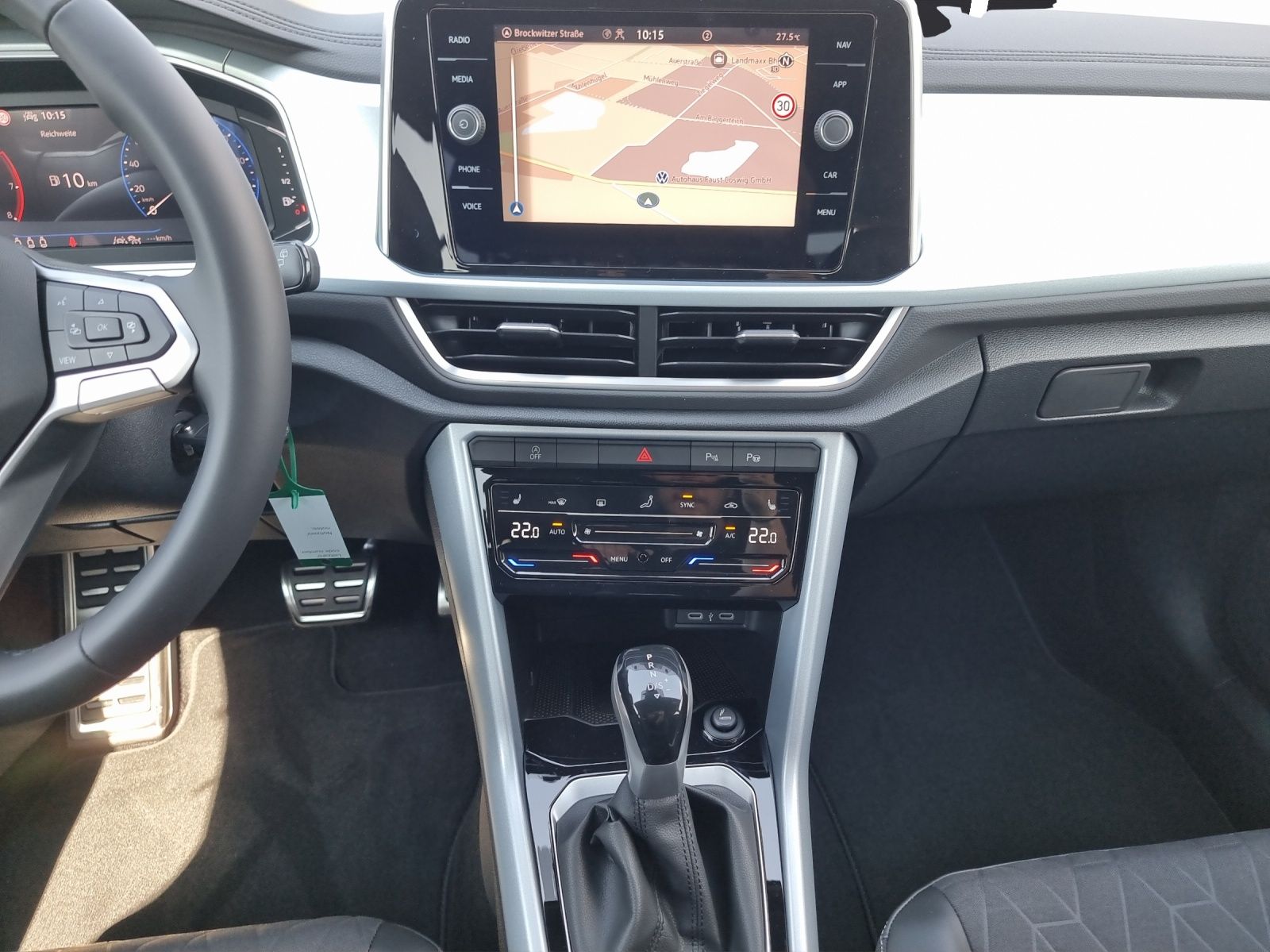 Fahrzeugabbildung Volkswagen T-Roc TSI Goal DSG LED+ ACC 18" AHK SHZ RearView