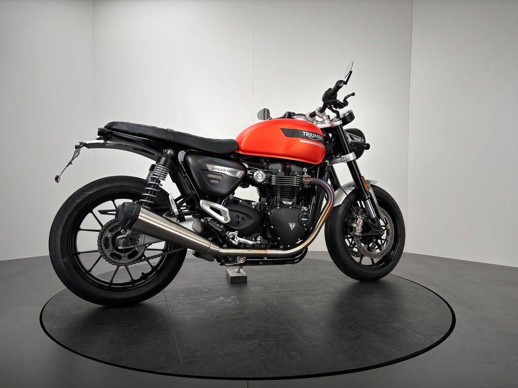 Fahrzeugabbildung Triumph SPEED TWIN 1200 *ZUBEHÖR *1. HAND *BAJA ORANGE