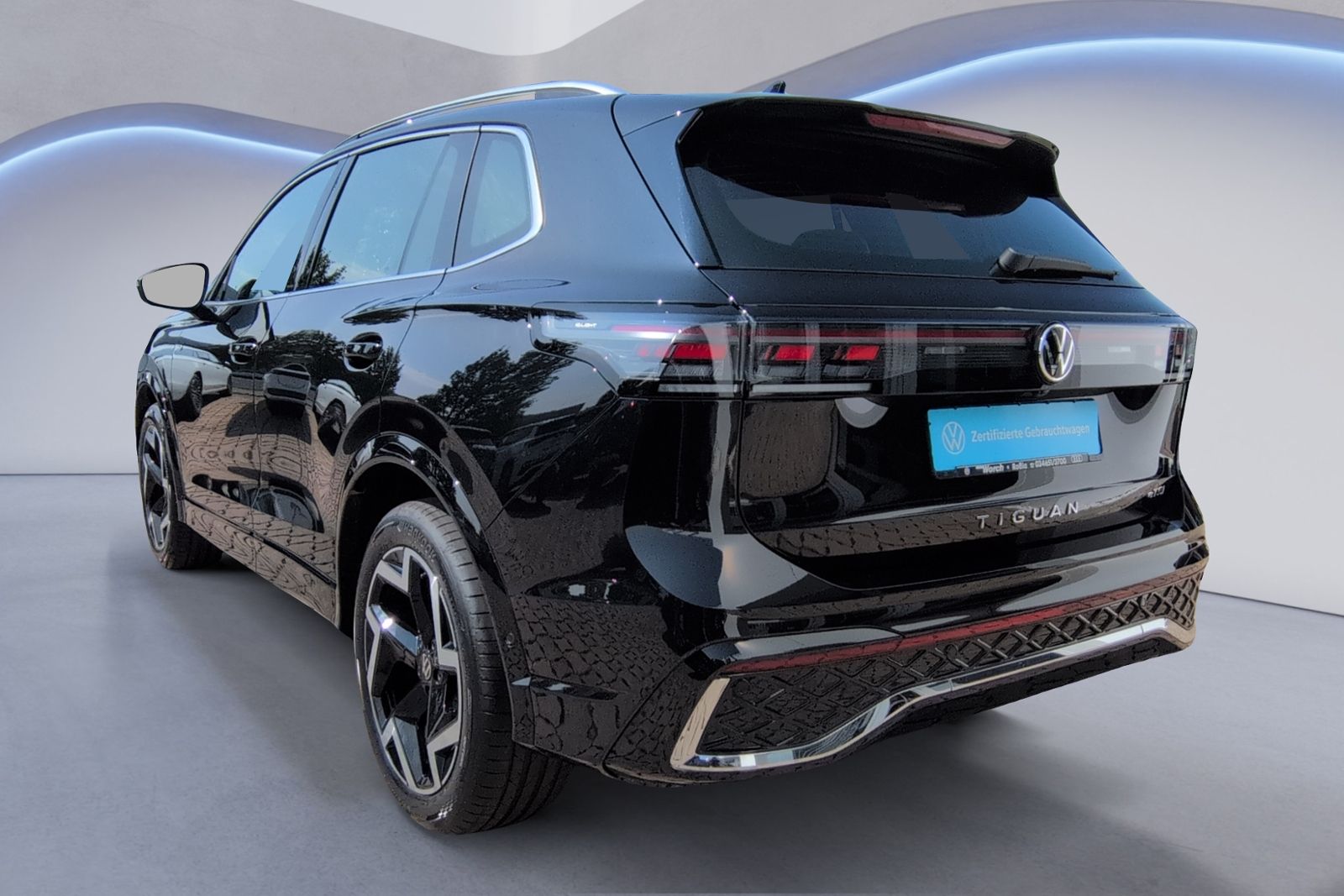 Tiguan R-Line 1.5 eTSI DSG +LED+NAVI+SHZ+KAMERA