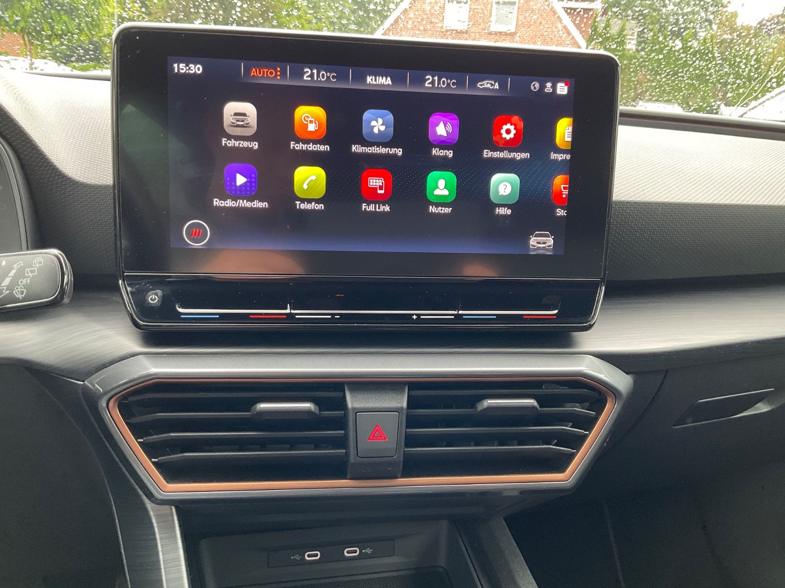 Fahrzeugabbildung CUPRA Leon Sportstourer 1.5 eTSI DSG,Kamera,18,LED