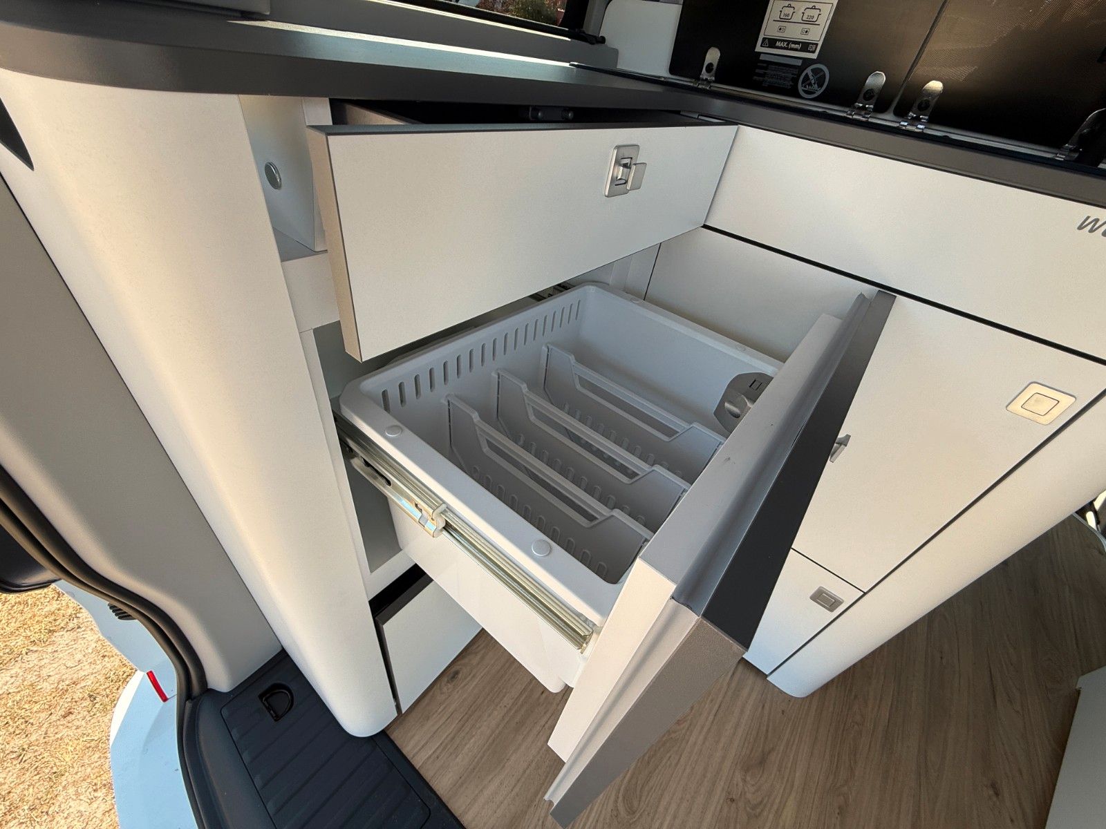 Vehicle image Ford Nugget L1 Coast | New model V710